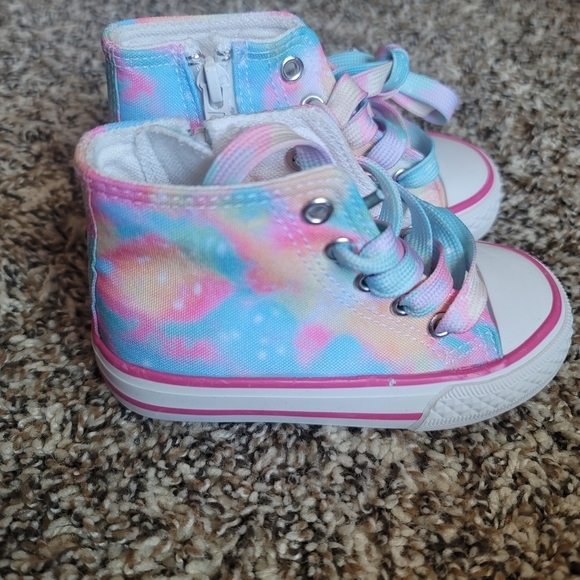 Cute pastel toddler high tops - Picture 5 of 6